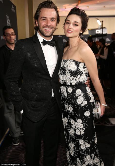 Darren McMullen Wiki, Age, Partner, Crystal Reed, Dating  .
